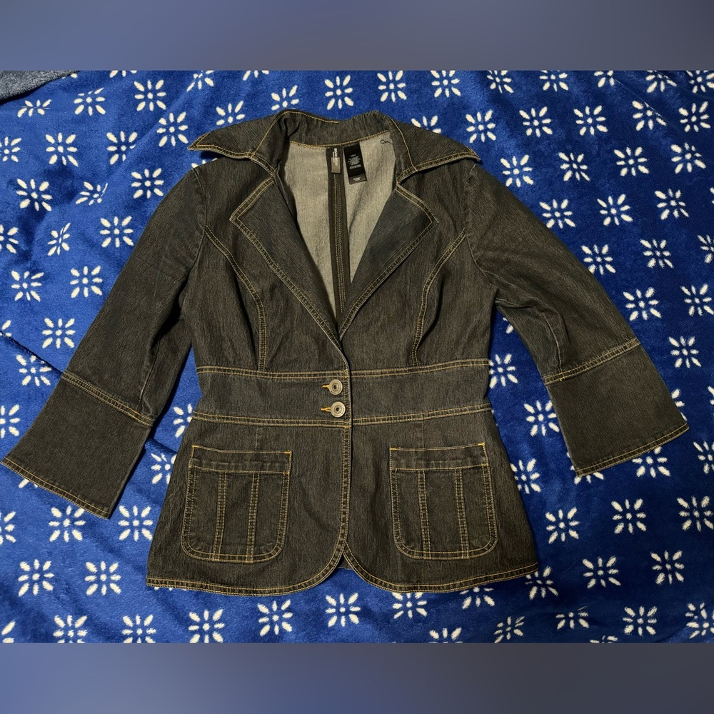 Women’s jeans Jacket size medium. PTP is 16 3/4”. Brand is Bisou Bisou
